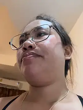 Ponthip online show from April 5, 6:38 pm