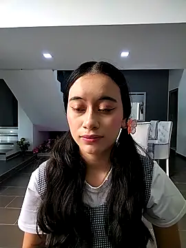 l0lita emi online show from February 23, 3:09 pm