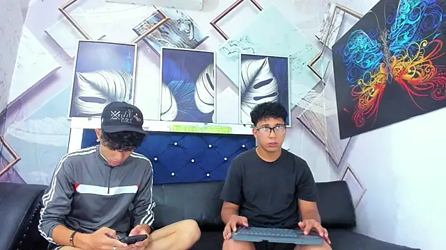 Snapshot of Roman_cute chatting on January 11, 2:33 pm Roman cute online show from January 11, 2:33 pm