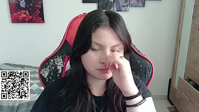 yessica gomez01 online show from April 13, 10:15 pm