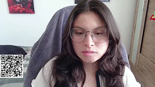 Snapshot of yessica_gomez01 chatting on April 19, 9:28 pm yessica gomez01 online show from April 19, 9:28 pm