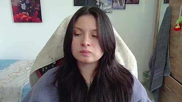 Snapshot of yessica_gomez01 chatting on May 3, 10:05 pm yessica gomez01 online show from May 3, 10:05 pm