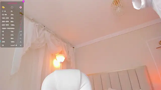 Snapshot of your_alina18 chatting on June 8, 11:38 pm your alina18 online show from June 8, 11:38 pm