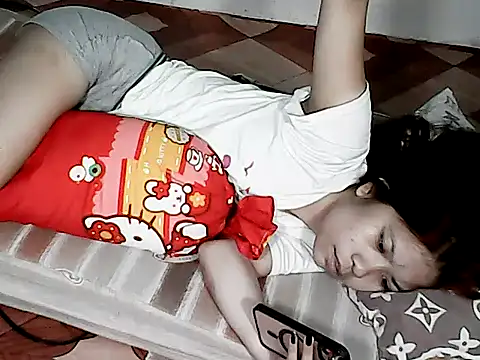 Snapshot of xxhotamizinggirl chatting on June 12, 4:55 am xxhotamizinggirl online show from June 12, 4:55 am