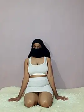 cutehotwife online show from February 13, 7:37 am