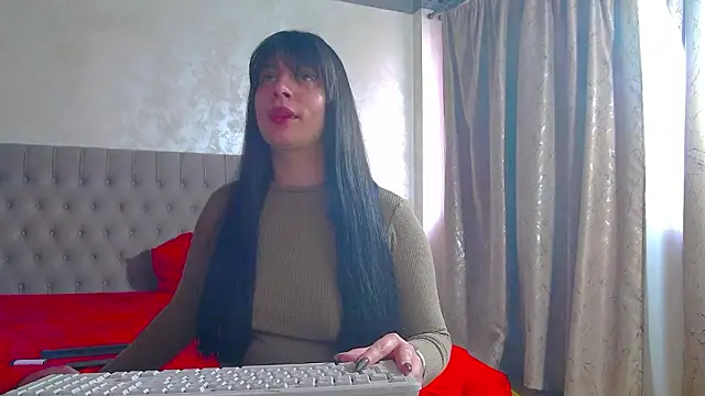 Snapshot of MaddyAllure chatting on February 26, 1:32 pm MaddyAllure online show from February 26, 1:32 pm