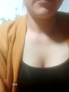 Snapshot of jjennyyy chatting on May 18, 1:06 pm jjennyyy online show from May 18, 1:06 pm