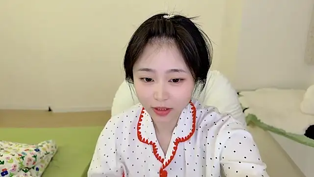 Onefiona online show from April 7, 12:49 pm