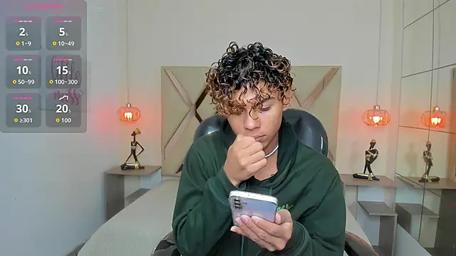 Snapshot of Anyelo_Twink chatting on April 25, 4:04 am Anyelo Twink online show from April 25, 4:04 am