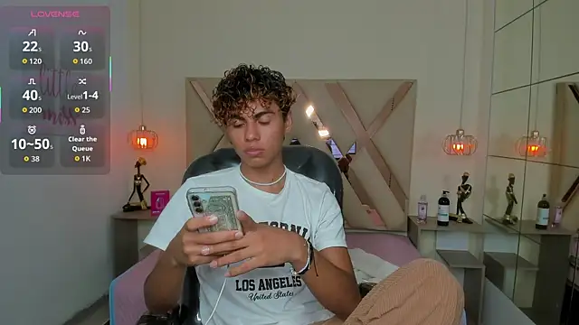 Snapshot of Anyelo_Twink chatting on May 25, 8:59 pm Anyelo Twink online show from May 25, 8:59 pm