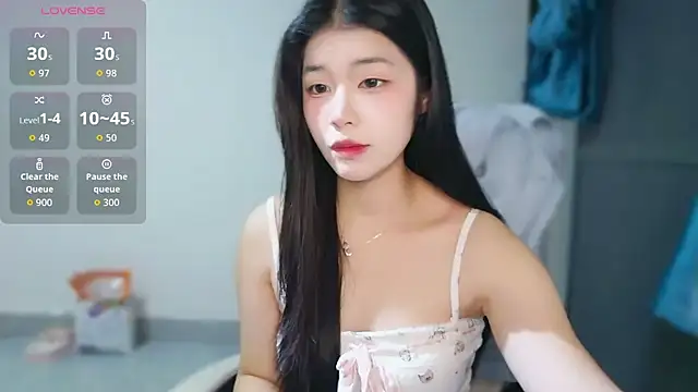 Snapshot of -XiaoYu-777 chatting on February 12, 11:05 am -XiaoYu-777 online show from February 12, 11:05 am