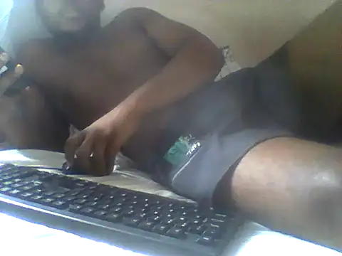 handsomeguy02 online show from April 1, 12:50 pm