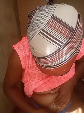 Snapshot of Princess2002Electron chatting on March 3, 8:42 am Princess2002Electron online show from March 3, 8:42 am