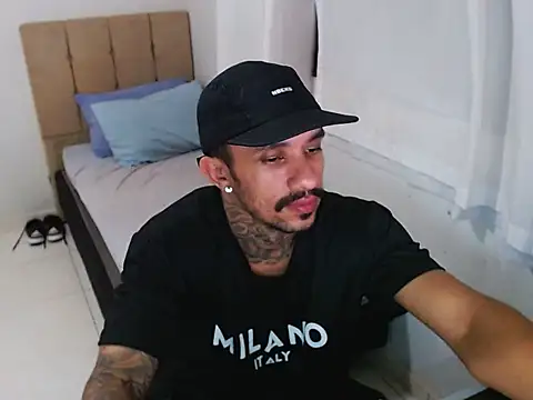 lipegonzalezz online show from February 12, 2:39 am