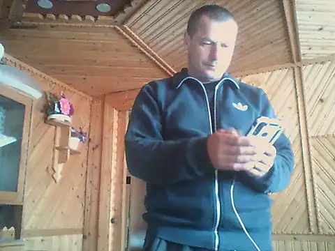 Snapshot of Ivan9iutt chatting on April 23, 10:14 am Ivan9iutt online show from April 23, 10:14 am