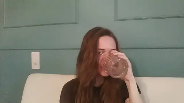 Vyressa online show from March 6, 1:07 pm