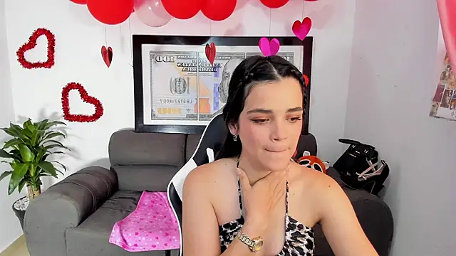 LucianaMoreau online show from February 20, 9:04 pm