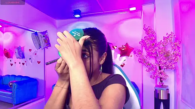 Divinee Cloe online show from February 13, 11:39 am