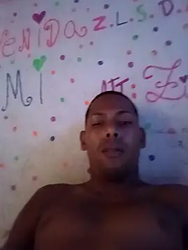 Snapshot of Edinson_23CM chatting on April 17, 1:58 pm Edinson 23CM online show from April 17, 1:58 pm