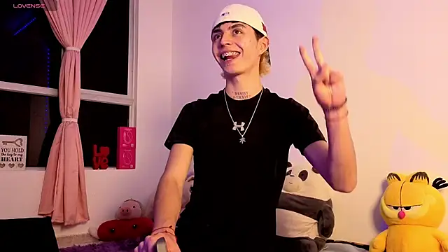 Maiky Cooper01 online show from April 13, 4:29 am