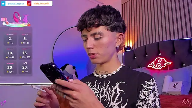 Snapshot of Maiky_Cooper01 chatting on July 15, 8:58 pm Maiky Cooper01 online show from July 15, 8:58 pm