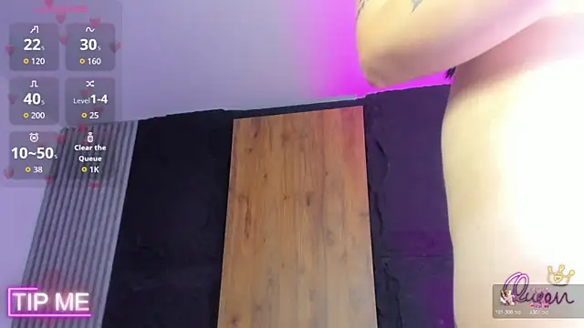 emma hiltonn  online show from April 18, 7:58 pm