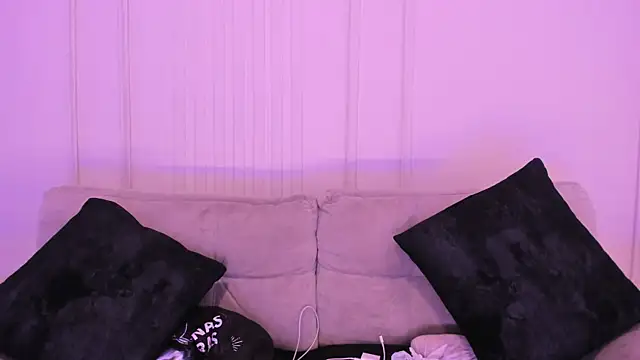 Arianaa Cooper  online show from April 17, 11:35 am