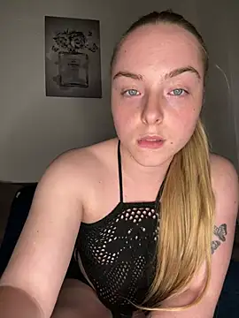 Bayleighjohnson18 online show from March 5, 5:53 pm