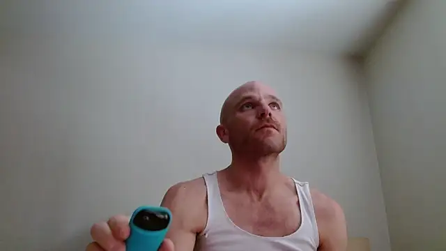 Snapshot of FrankieFuckMe chatting on February 7, 7:50 pm FrankieFuckMe online show from February 7, 7:50 pm