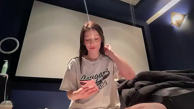 Snapshot of laurensmithhh chatting on January 15, 8:01 pm laurensmithhh online show from January 15, 8:01 pm