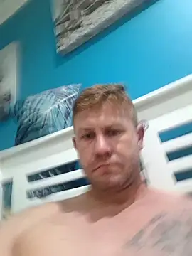 Snapshot of He_onlycum chatting on February 1, 9:57 pm He onlycum online show from February 1, 9:57 pm