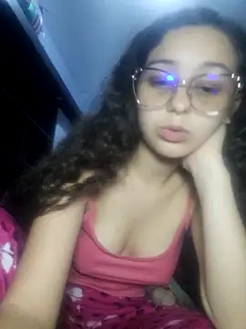 Snapshot of racheldepp_ chatting on February 3, 5:05 am racheldepp online show from February 3, 5:05 am