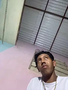 Snapshot of javi182025 chatting on February 21, 12:55 am javi182025 online show from February 21, 12:55 am