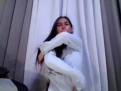 LOVELYMAYUMIE online show from March 23, 12:20 pm