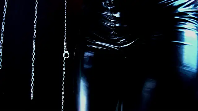 Snapshot of LucyStonne chatting on April 14, 8:15 pm LucyStonne online show from April 14, 8:15 pm