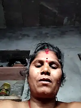 Snapshot of Hot_di97 chatting on April 26, 2:37 pm Hot di97 online show from April 26, 2:37 pm
