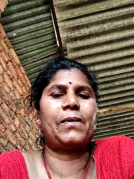 Snapshot of Hot_di97 chatting on April 28, 2:10 am Hot di97 online show from April 28, 2:10 am