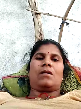 Snapshot of Hot_di97 chatting on May 8, 12:54 pm Hot di97 online show from May 8, 12:54 pm
