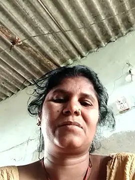 Snapshot of Hot_di97 chatting on May 13, 2:53 am Hot di97 online show from May 13, 2:53 am