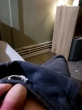 Hertsguy1984 online show from April 13, 11:21 pm