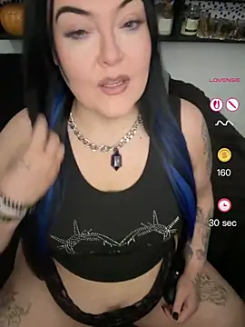 Snapshot of Miss_CurvesXXX chatting on April 24, 11:12 am Miss CurvesXXX online show from April 24, 11:12 am