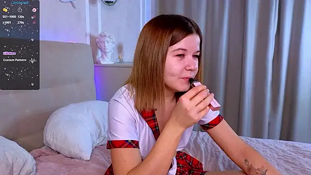  Doll Face  online show from January 14, 9:15 am