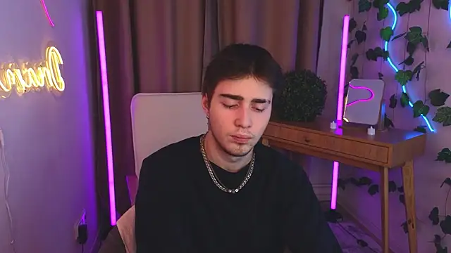 Snapshot of d3s_dn chatting on February 25, 4:05 pm d3s dn online show from February 25, 4:05 pm