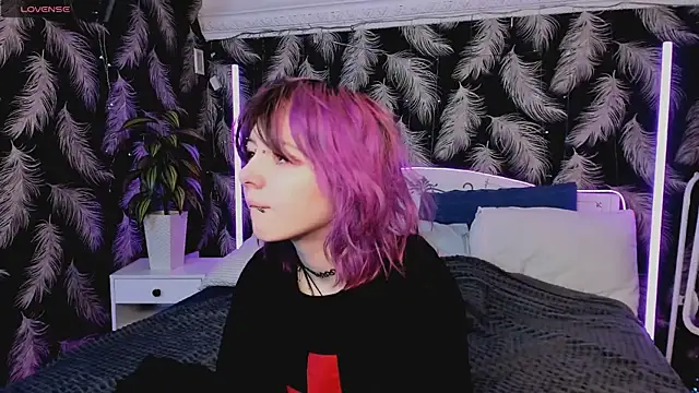 Ashley Veil online show from March 30, 9:05 pm