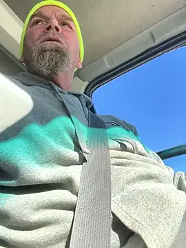 sofnhornyforu online show from January 15, 7:39 pm