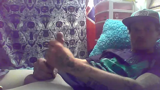 Snapshot of HungandHynotic chatting on February 12, 8:20 am HungandHynotic online show from February 12, 8:20 am