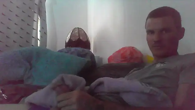 Snapshot of HungandHynotic chatting on May 17, 10:39 pm HungandHynotic online show from May 17, 10:39 pm