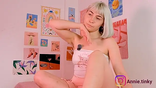 Snapshot of annieTinky0 chatting on February 26, 12:09 am annieTinky0 online show from February 26, 12:09 am