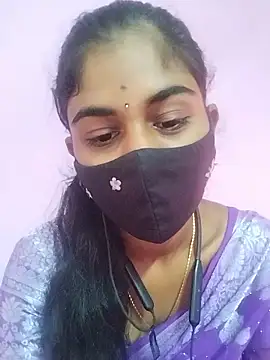 Snapshot of Tamil_Hot_RoyalQueen chatting on January 14, 3:01 am Tamil Hot RoyalQueen online show from January 14, 3:01 am