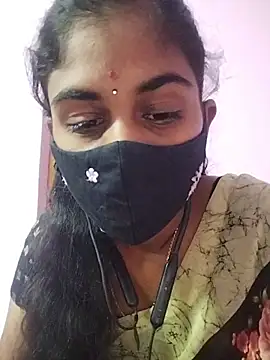 Snapshot of Tamil_Hot_RoyalQueen chatting on January 15, 5:27 pm Tamil Hot RoyalQueen online show from January 15, 5:27 pm